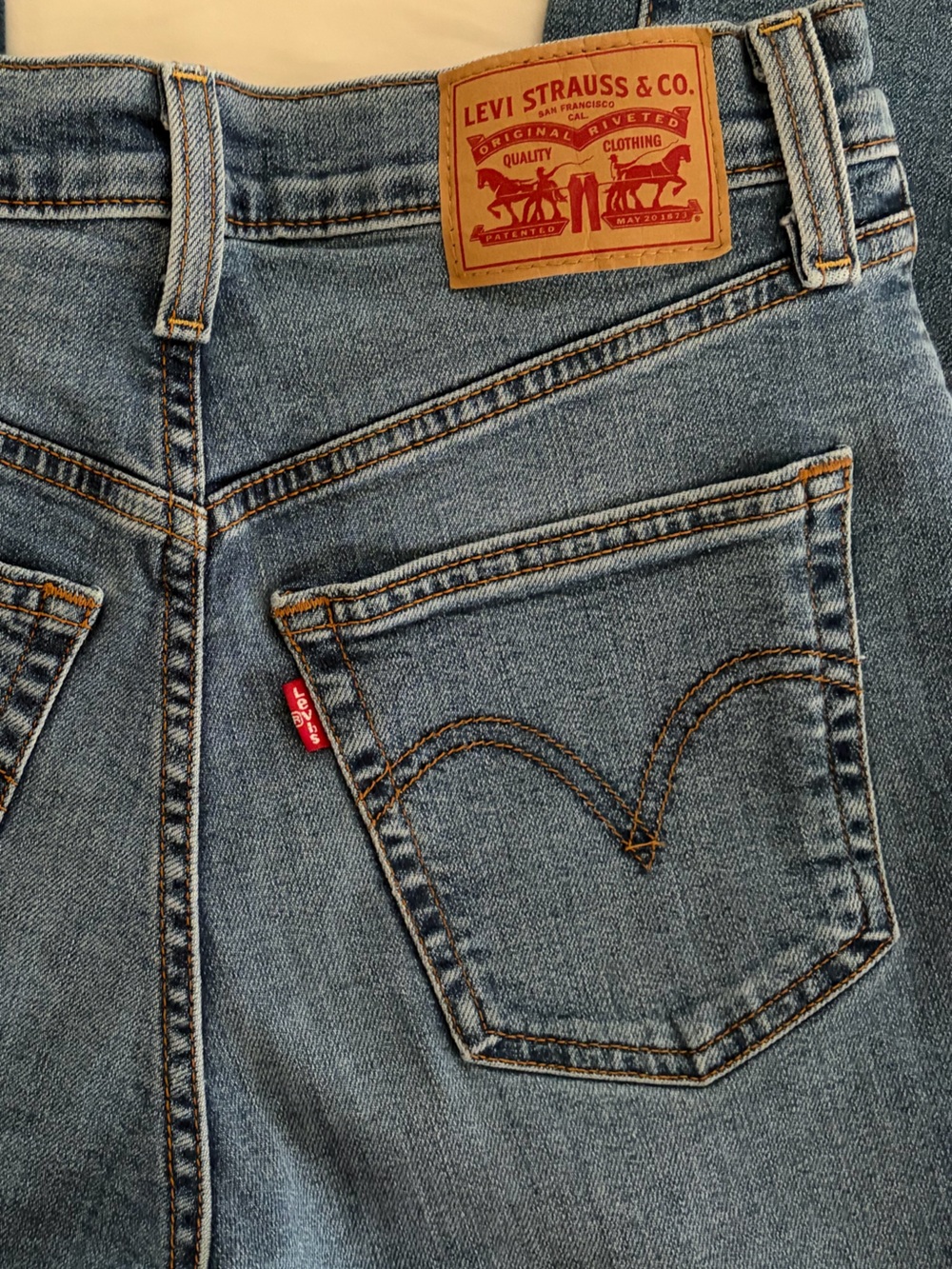 Levi High-Rise Ribecage Bell Jeans - Women - in color So Nice 27 - Picture 6 of 9